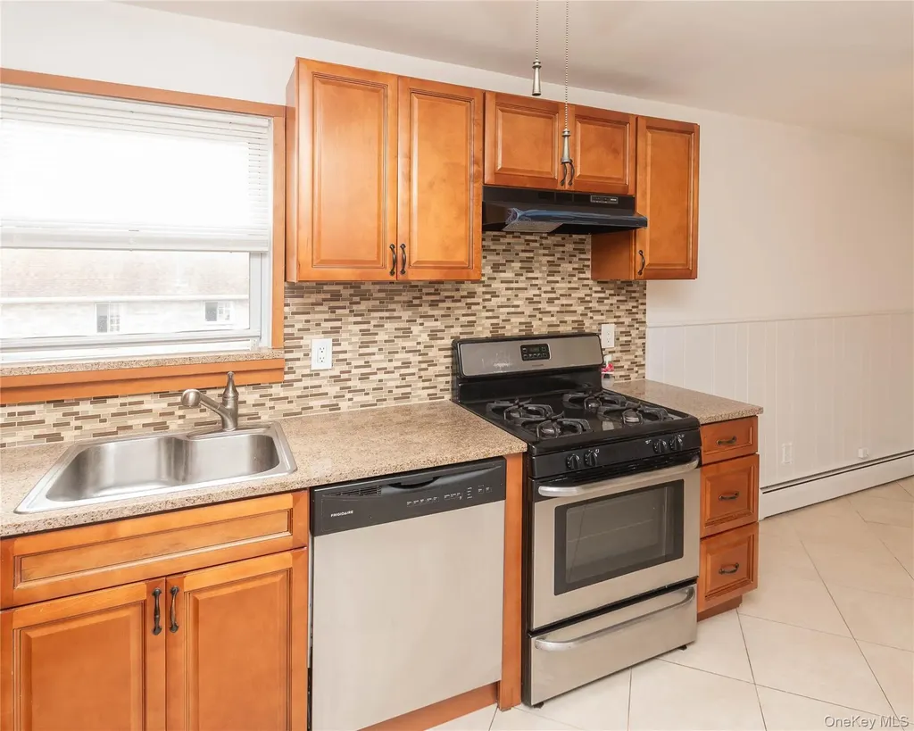 926 Vincent Avenue Bronx NY 10465