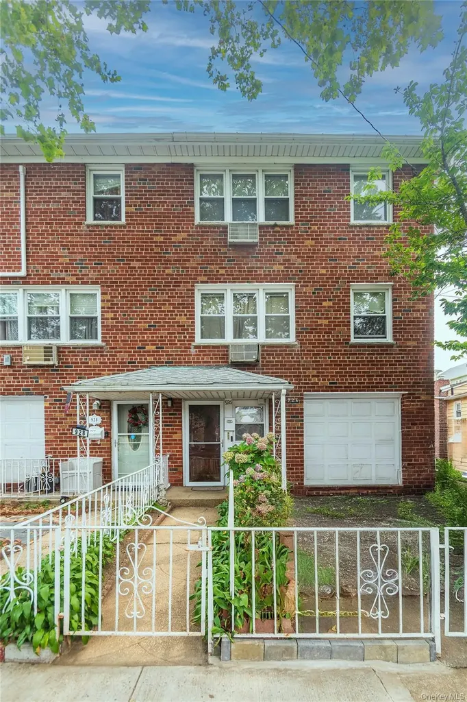 926 Vincent Avenue Bronx NY 10465