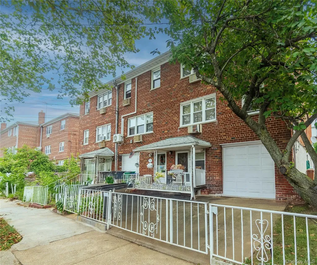 926 Vincent Avenue Bronx NY 10465