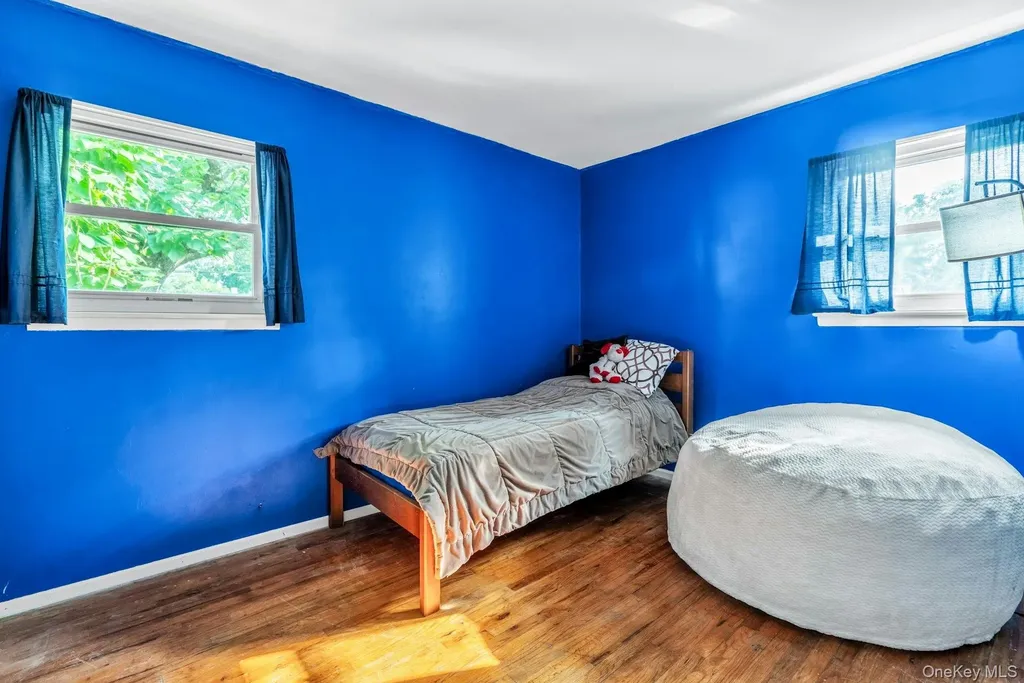 10 Glen Way Lake Grove NY 11755