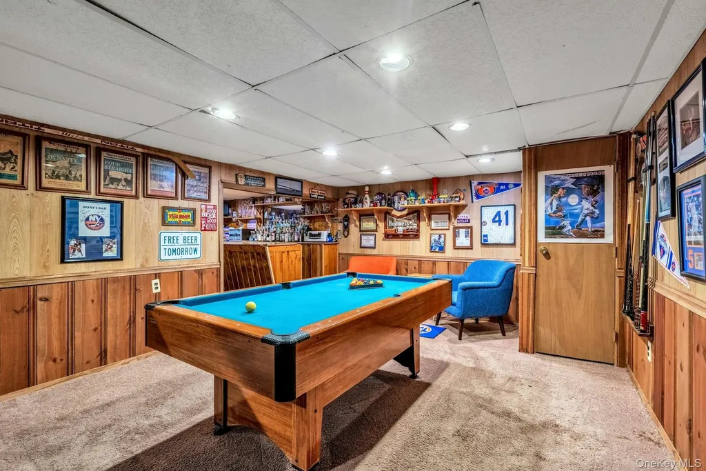10 Glen Way Lake Grove NY 11755