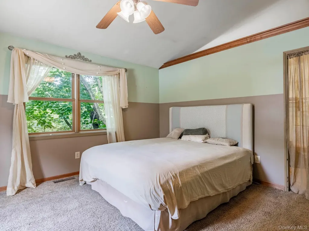 174 North Drive Saugerties NY 12477