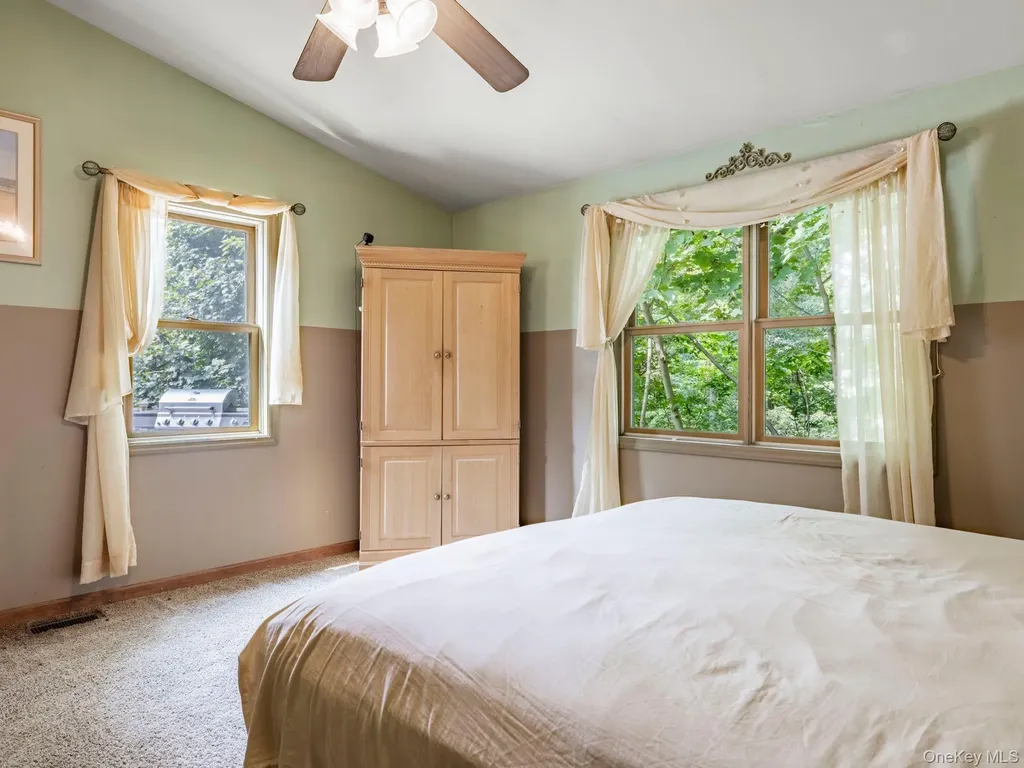 174 North Drive Saugerties NY 12477