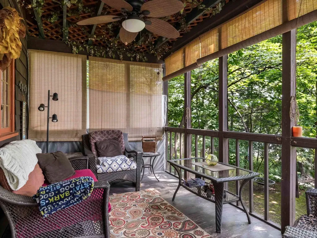 174 North Drive Saugerties NY 12477