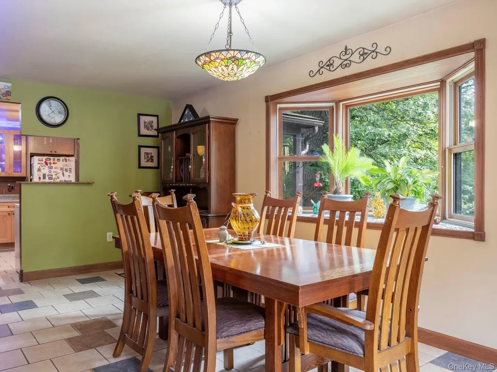 174 North Drive Saugerties NY 12477