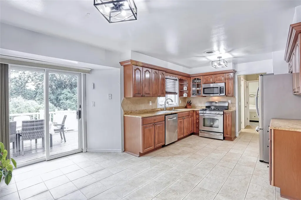 27 Ossman Drive Pomona NY 10970