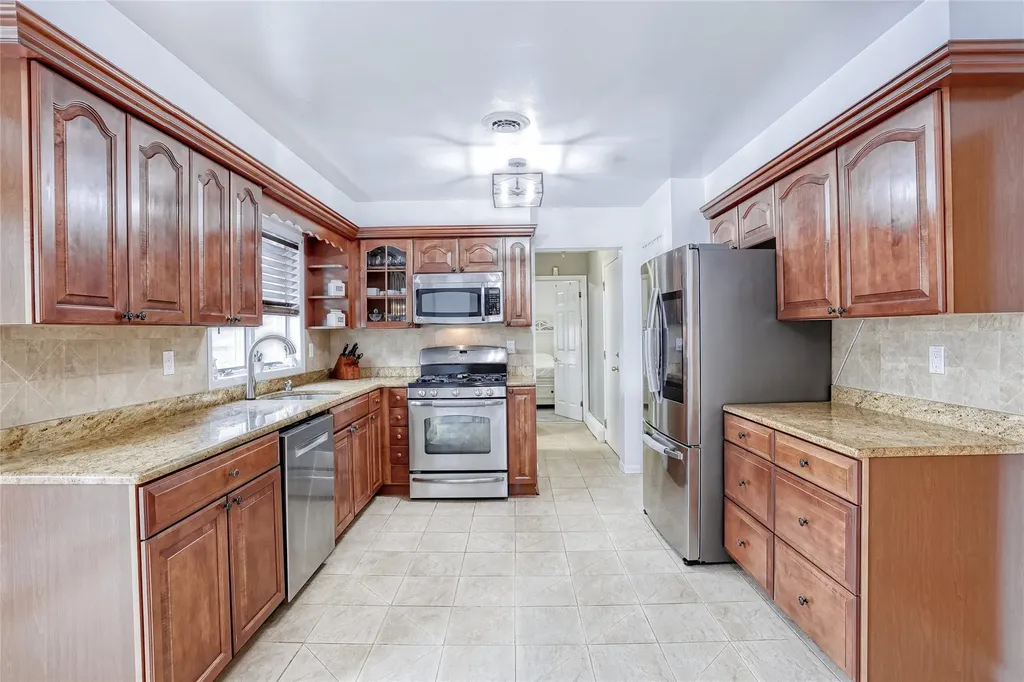 27 Ossman Drive Pomona NY 10970
