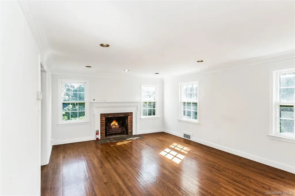 45 Orchard Meadow Road East Williston NY 11596