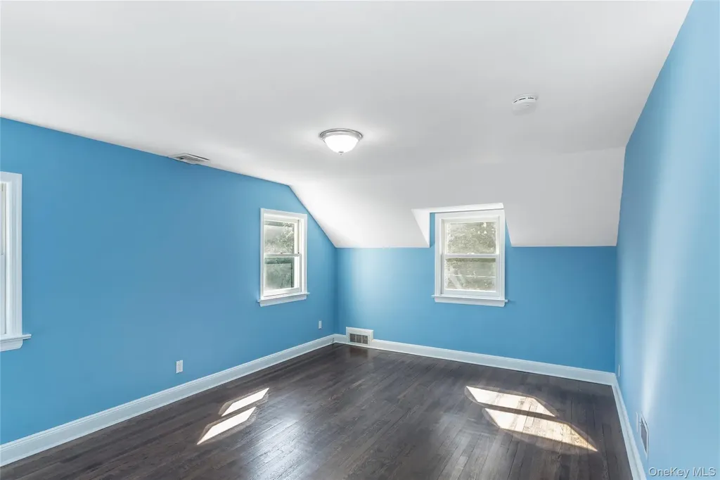 45 Orchard Meadow Road East Williston NY 11596