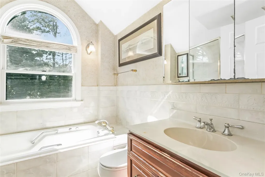45 Orchard Meadow Road East Williston NY 11596