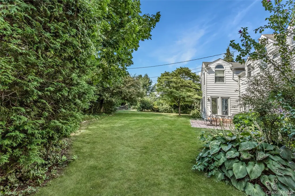 45 Orchard Meadow Road East Williston NY 11596