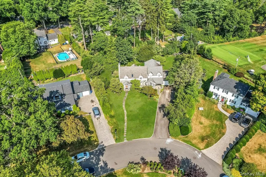 45 Orchard Meadow Road East Williston NY 11596