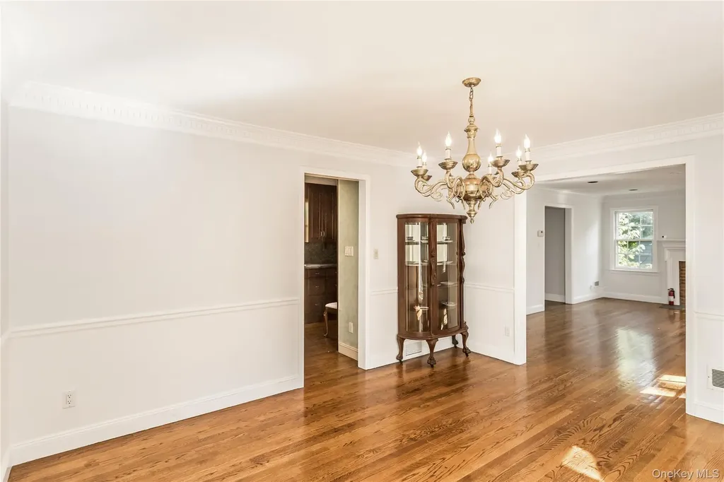 45 Orchard Meadow Road East Williston NY 11596