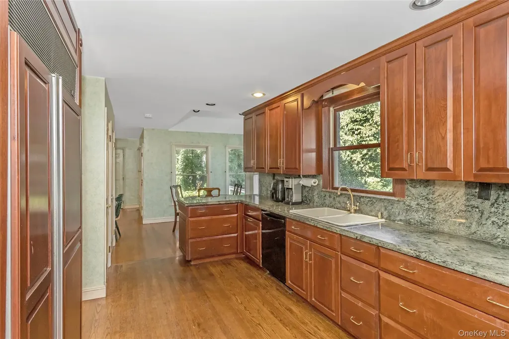 45 Orchard Meadow Road East Williston NY 11596
