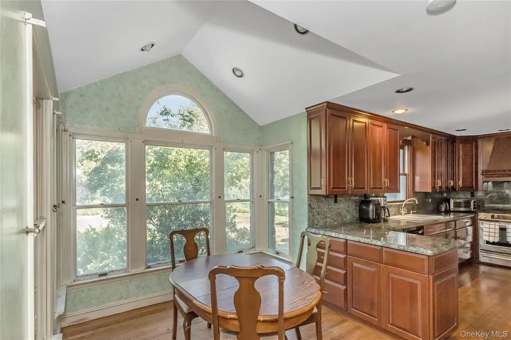 45 Orchard Meadow Road East Williston NY 11596