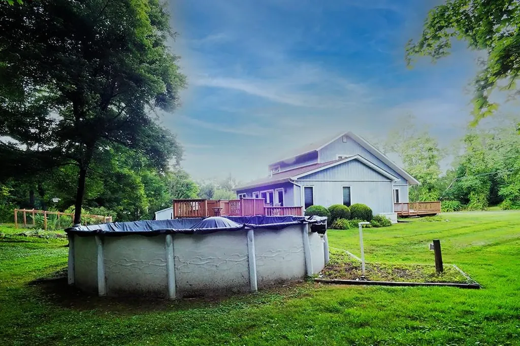 3 Dill Lane Poughkeepsie NY 12601