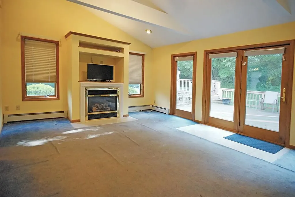 3 Dill Lane Poughkeepsie NY 12601