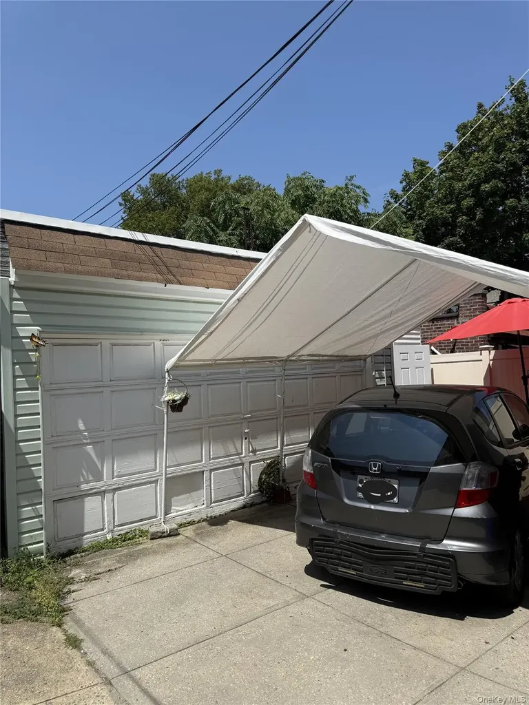 7820 73rd Place Glendale NY 11385