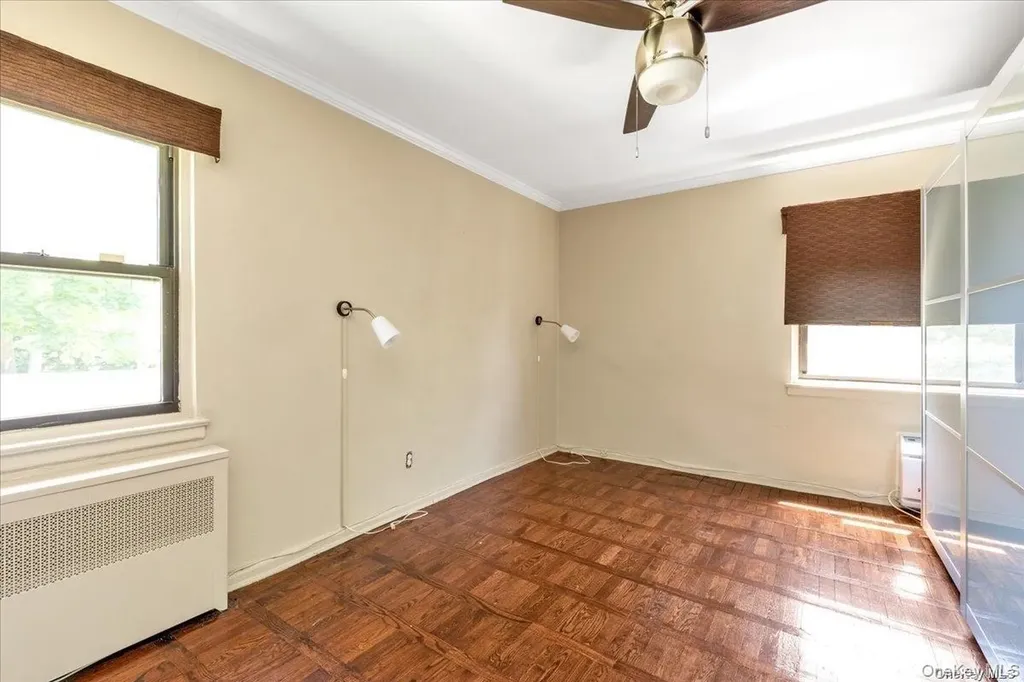 1205 E Broadway Hewlett NY 11557