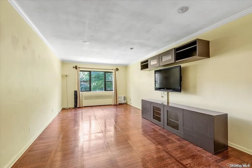 1205 E Broadway Hewlett NY 11557