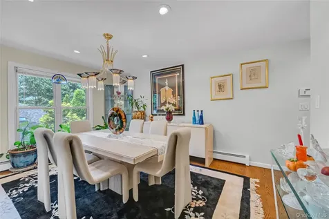 17 Melody Bayville NY 11709