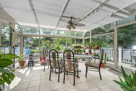 17 Melody Bayville NY 11709