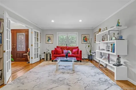 17 Melody Bayville NY 11709