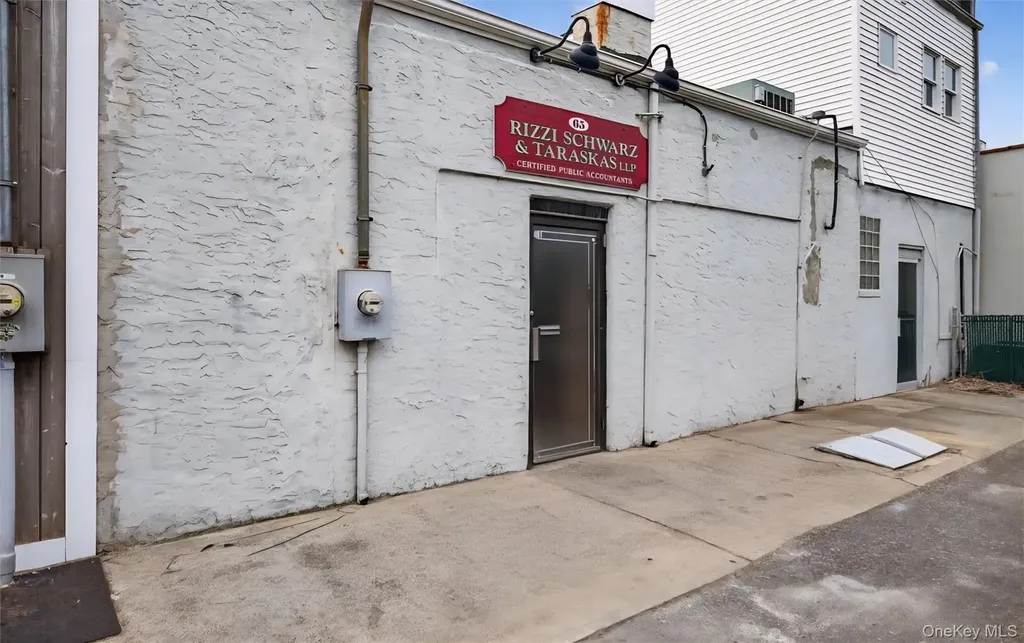 65 N Ocean Avenue Patchogue NY 11772
