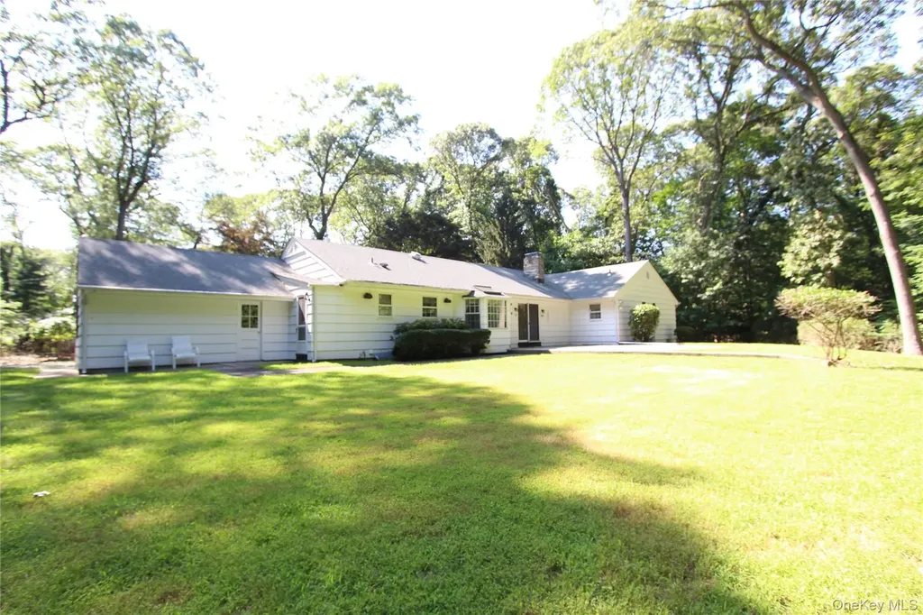 54 Aspen Lane Stony Brook NY 11790