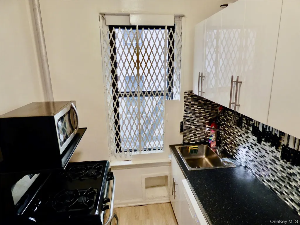 941 Jerome Avenue Bronx NY 10452
