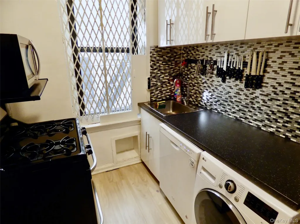 941 Jerome Avenue Bronx NY 10452