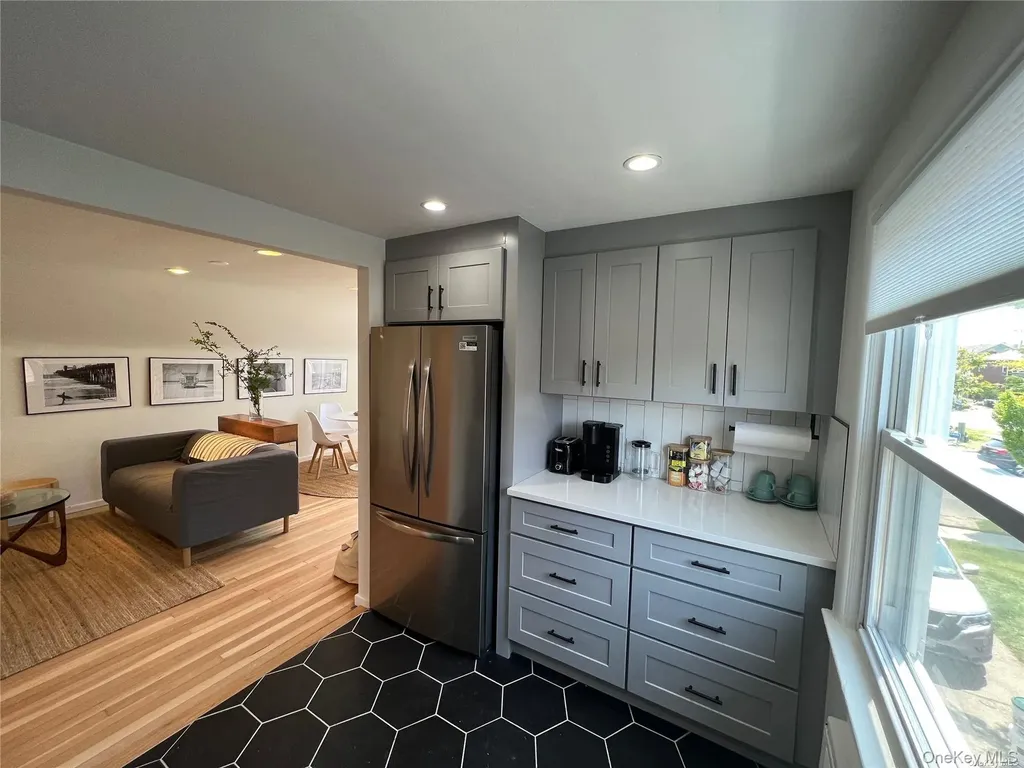 545 E Park Avenue Long Beach NY 11561