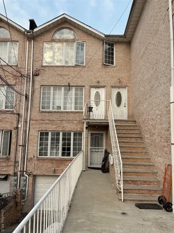 9222 195th Place Place Hollis NY 11423