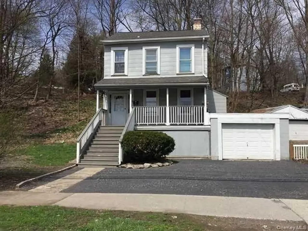 176 Smith Street Poughkeepsie NY 12601