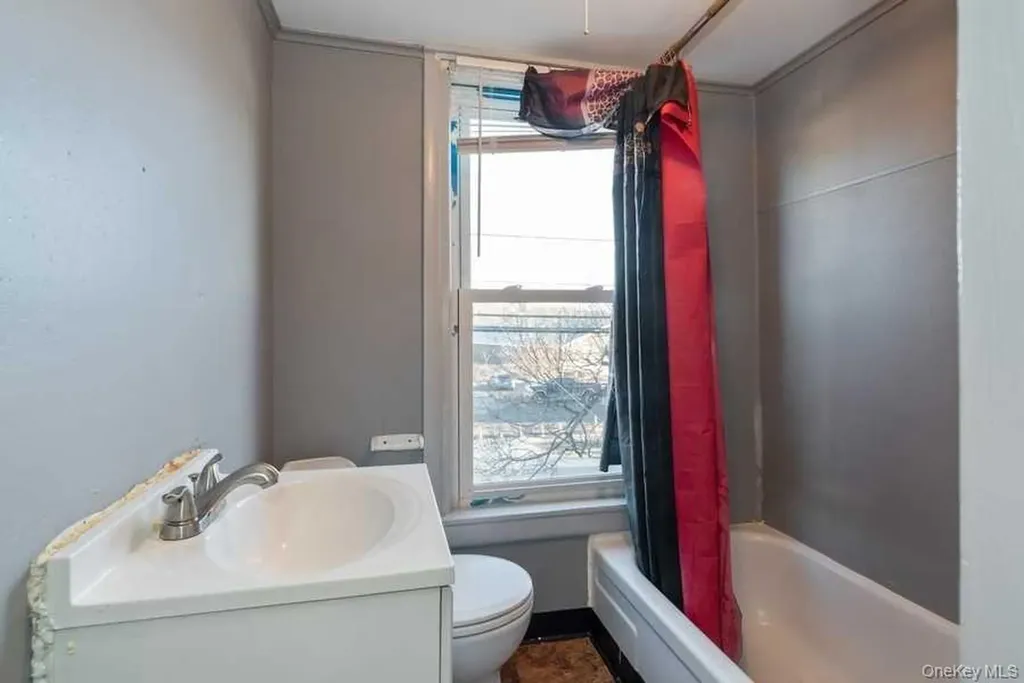 176 Smith Street Poughkeepsie NY 12601