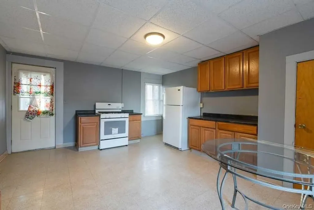 176 Smith Street Poughkeepsie NY 12601