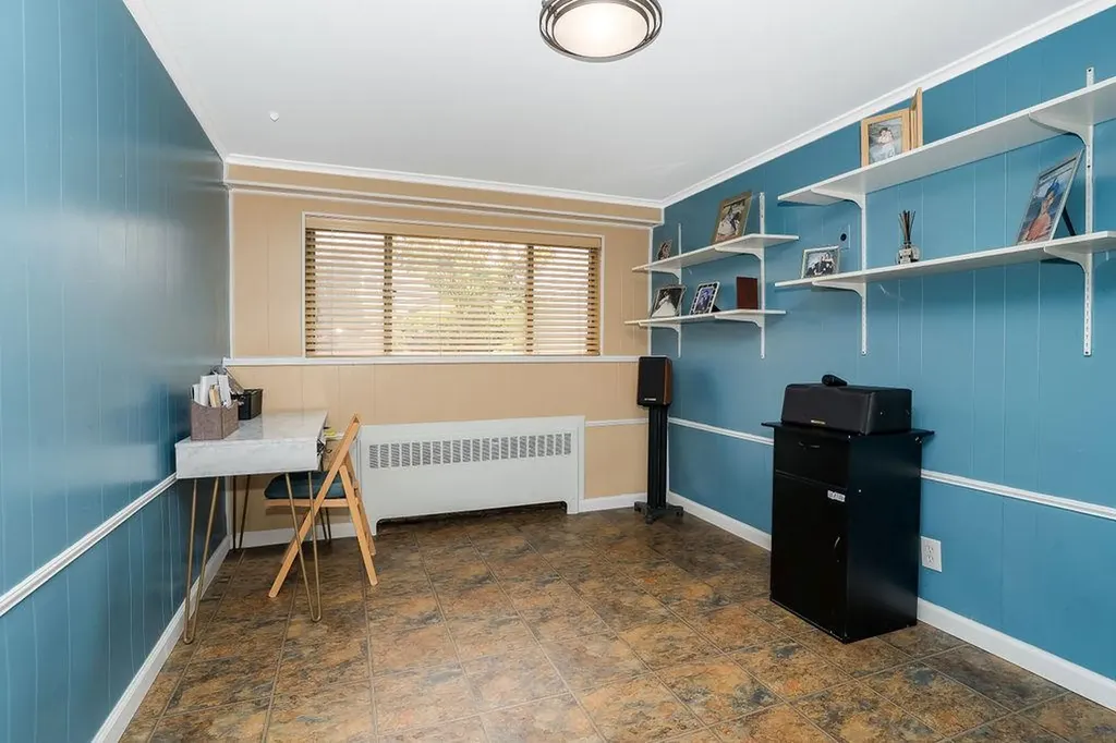 242 Thompson Avenue Oceanside NY 11572