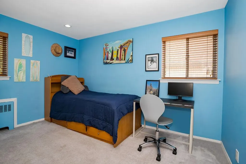 242 Thompson Avenue Oceanside NY 11572