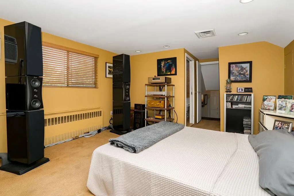 242 Thompson Avenue Oceanside NY 11572