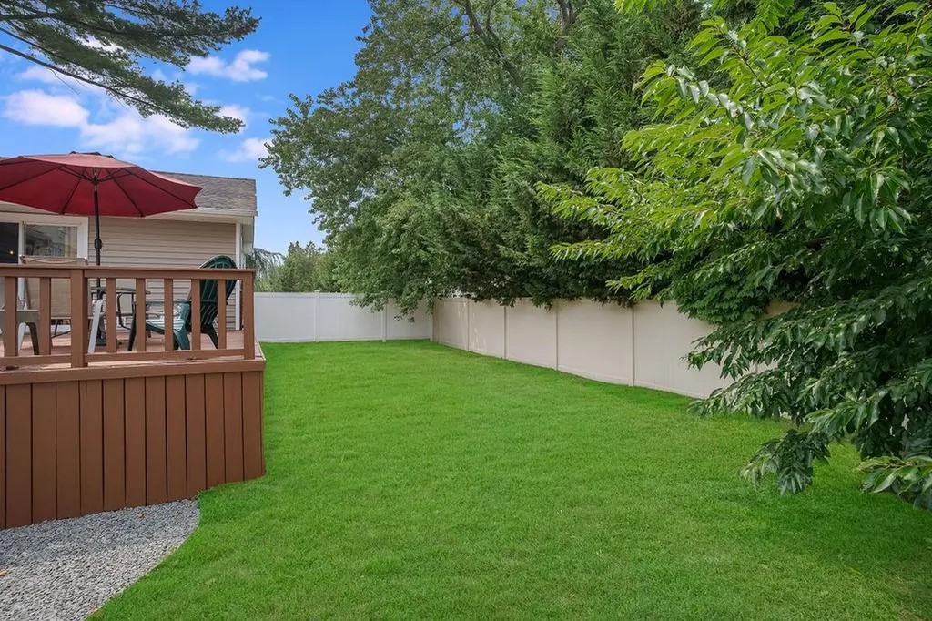 242 Thompson Avenue Oceanside NY 11572