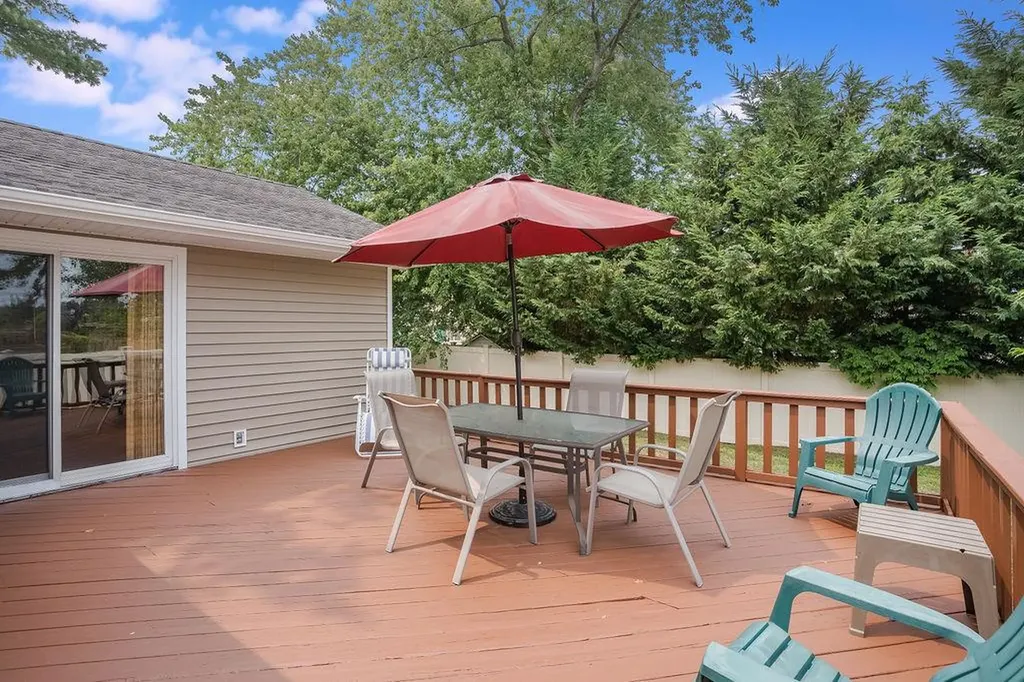 242 Thompson Avenue Oceanside NY 11572