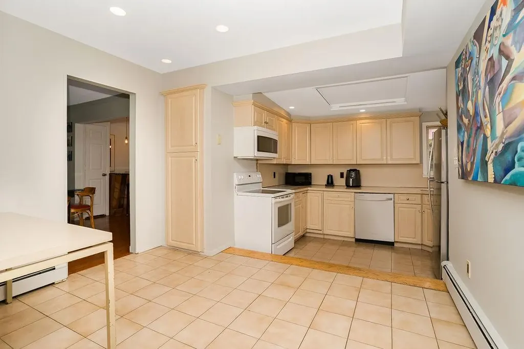 242 Thompson Avenue Oceanside NY 11572