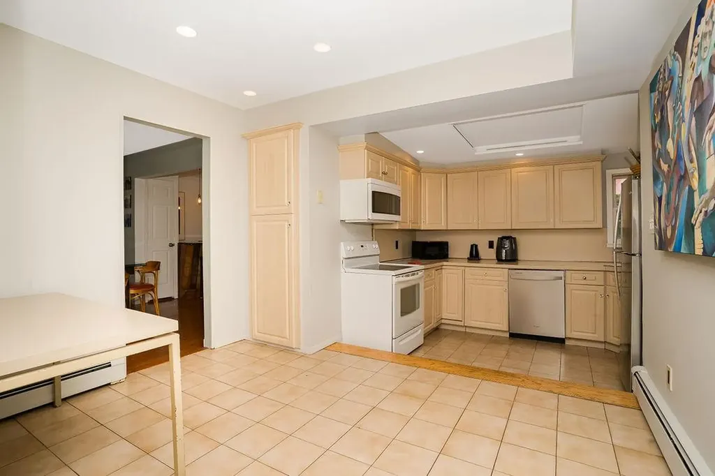 242 Thompson Avenue Oceanside NY 11572