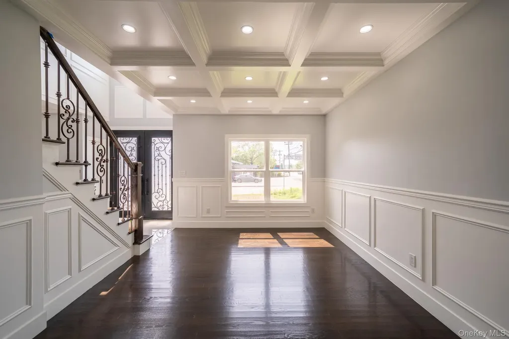 770 Cedar Street Syosset NY 11791