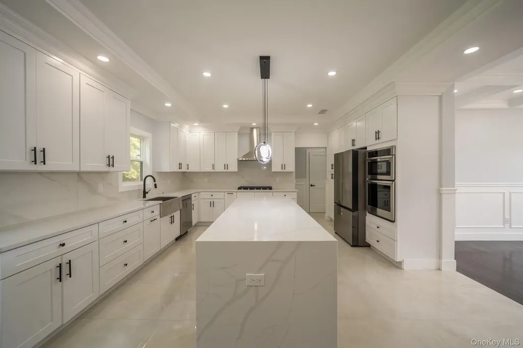 770 Cedar Street Syosset NY 11791