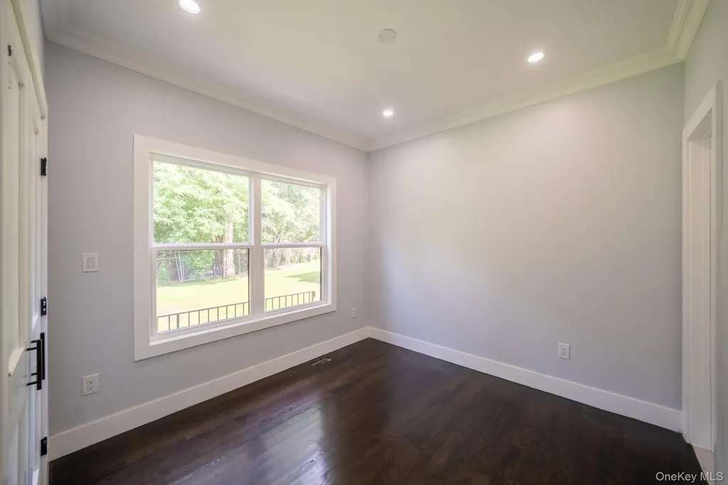 770 Cedar Street Syosset NY 11791