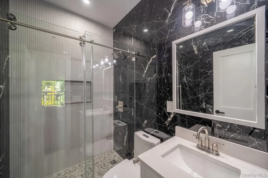 770 Cedar Street Syosset NY 11791