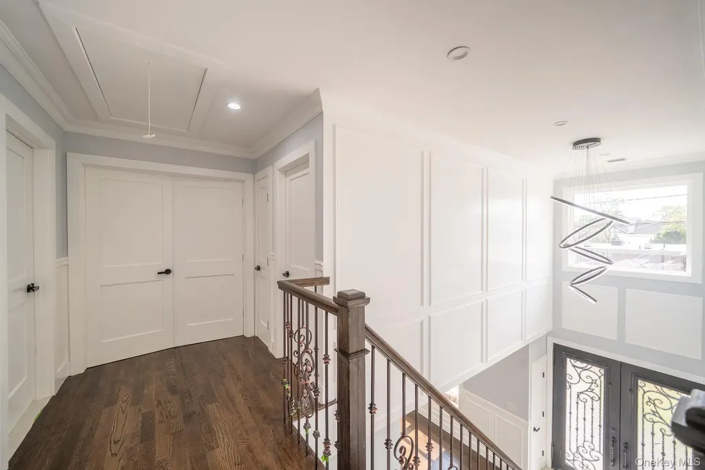 770 Cedar Street Syosset NY 11791