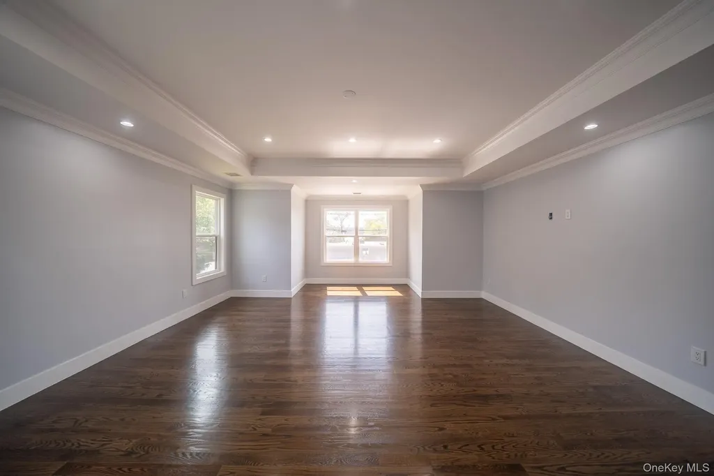 770 Cedar Street Syosset NY 11791