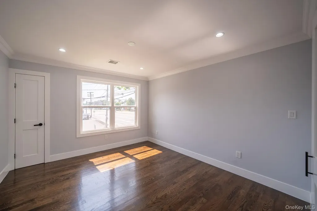 770 Cedar Street Syosset NY 11791